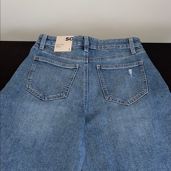 SO Light Blue Relaxed Jeans - Picture 5 of 6